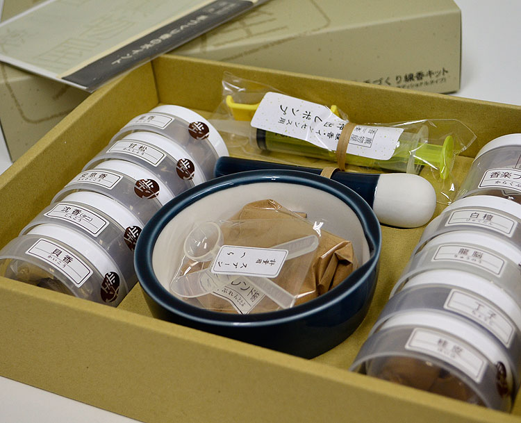 楽天市場】薫物屋香楽 「手作り線香キット」トラディショナル/SKK-T-1