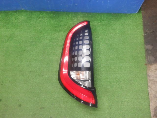 トヨタ テールランプ 52-304 左 トヨタ テールランプ 52-304 左 トヨタ