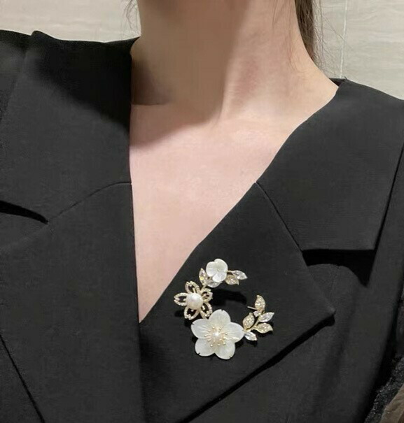 楽天市場】リアル シェル ( 本物の 貝 ) にスワロフスキー CZ