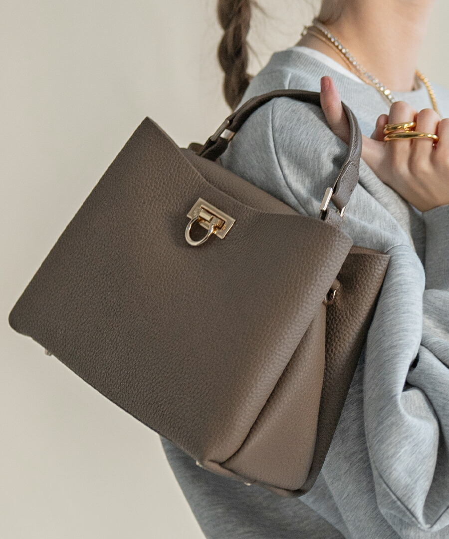 楽天市場】シンプルな美しさと使いやすさと安心感がここに｜ 本革