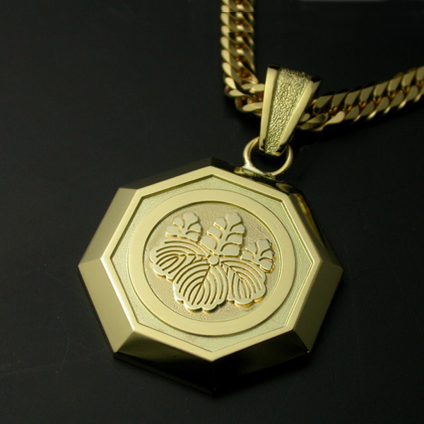 18金(刻印あり)ペンダントトップ彫刻チェア 18金(刻印あり)ペンダント