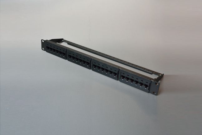 楽天市場】日本製線 Cat6用 1U24ポートパッチパネルキット NSPPH24BK