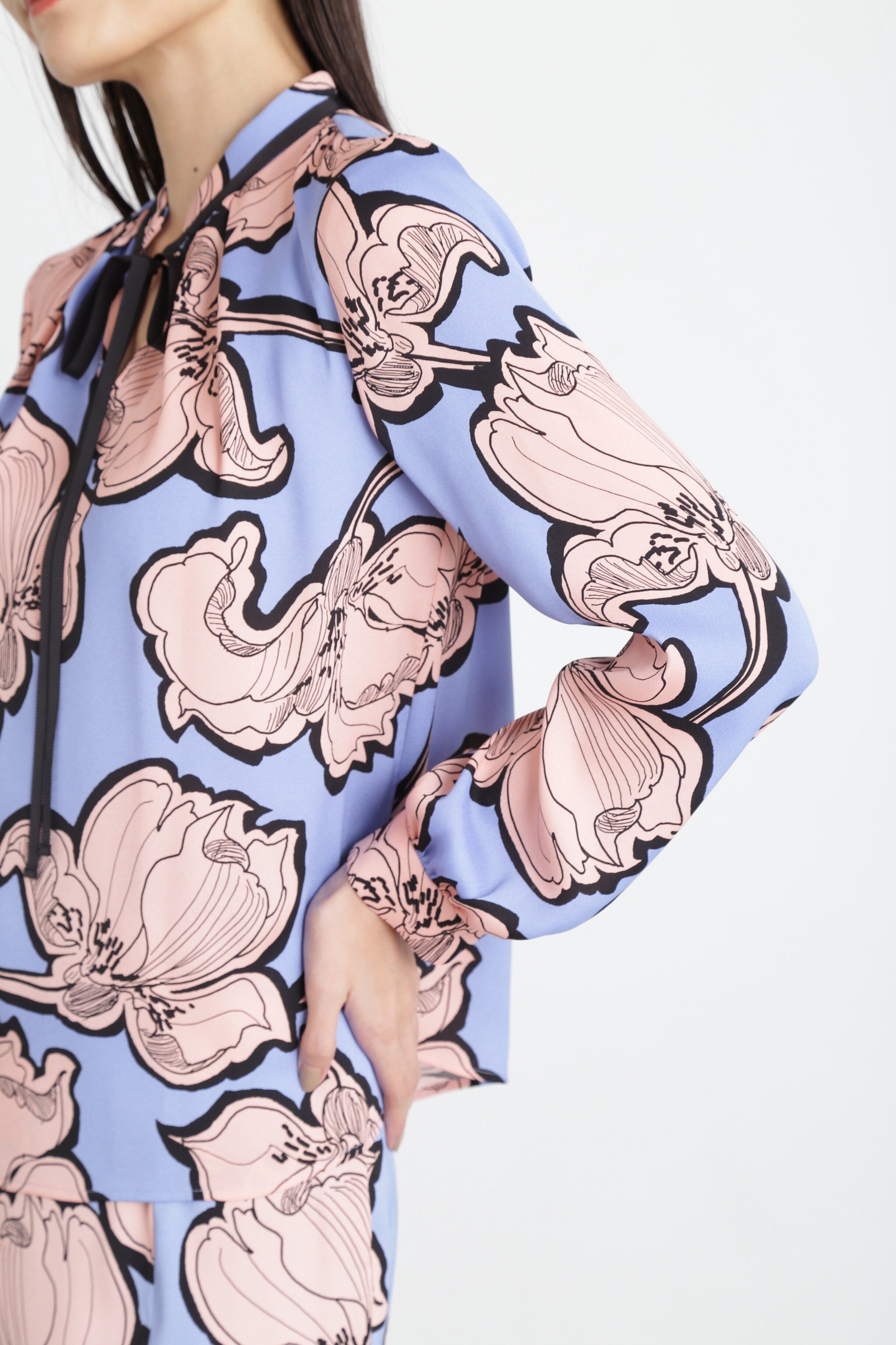 PINKY&DIANNE｜◇アブストラクトリーフプリントブラウス | Rakuten