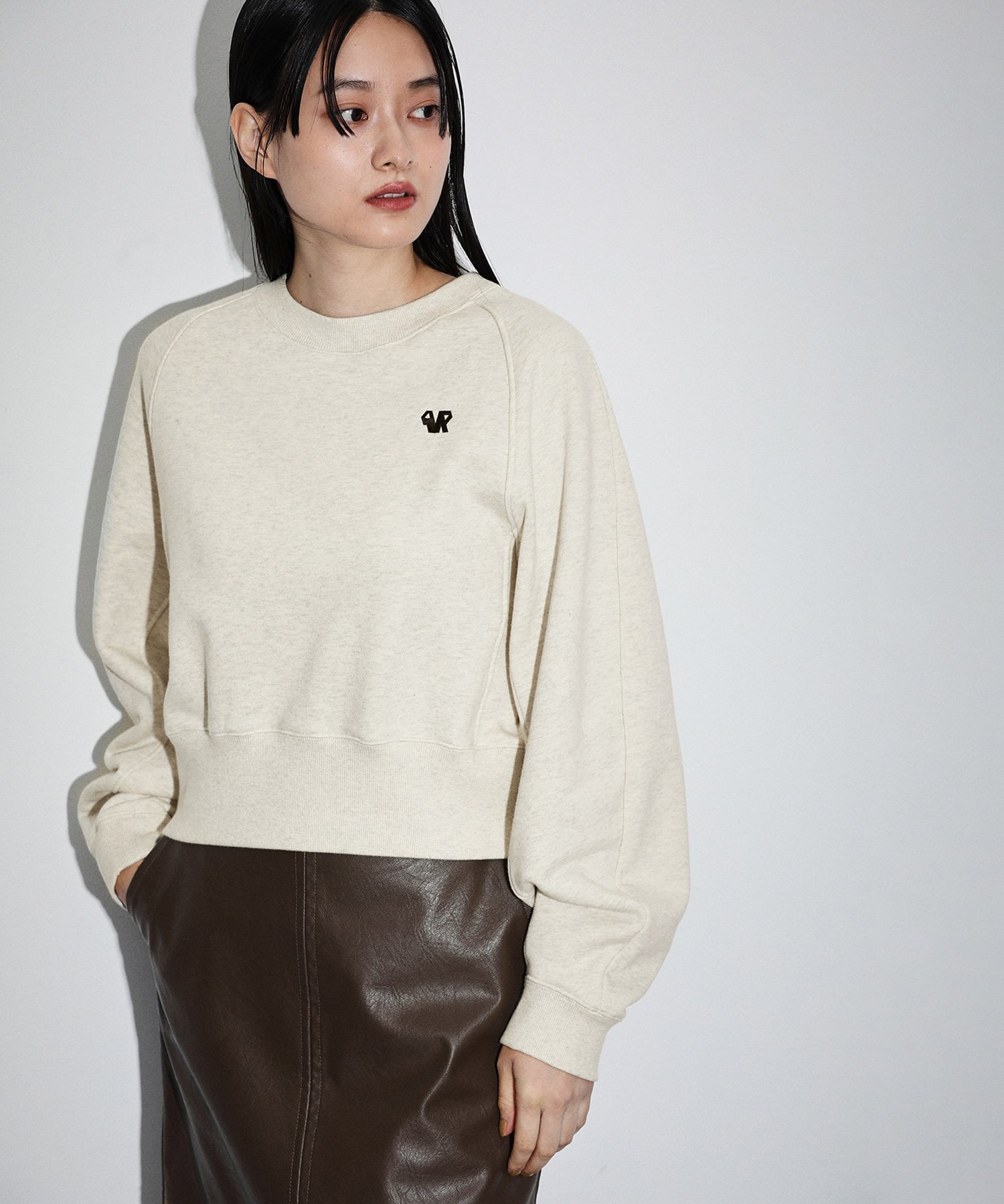 ADAM ET ROPE'｜【サステナブル】クロップドスウェット | Rakuten