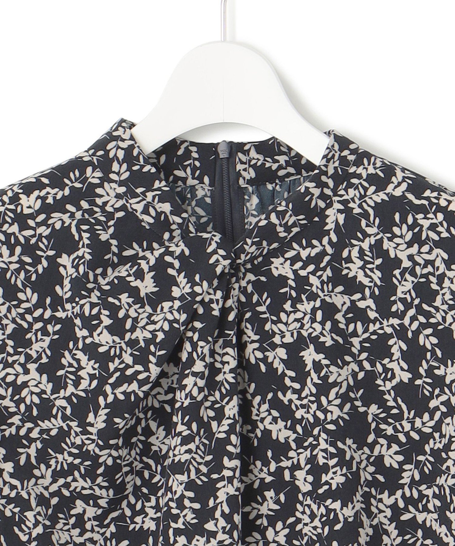 23区｜【洗える】シャドーリーフ プリント ブラウス | Rakuten Fashion