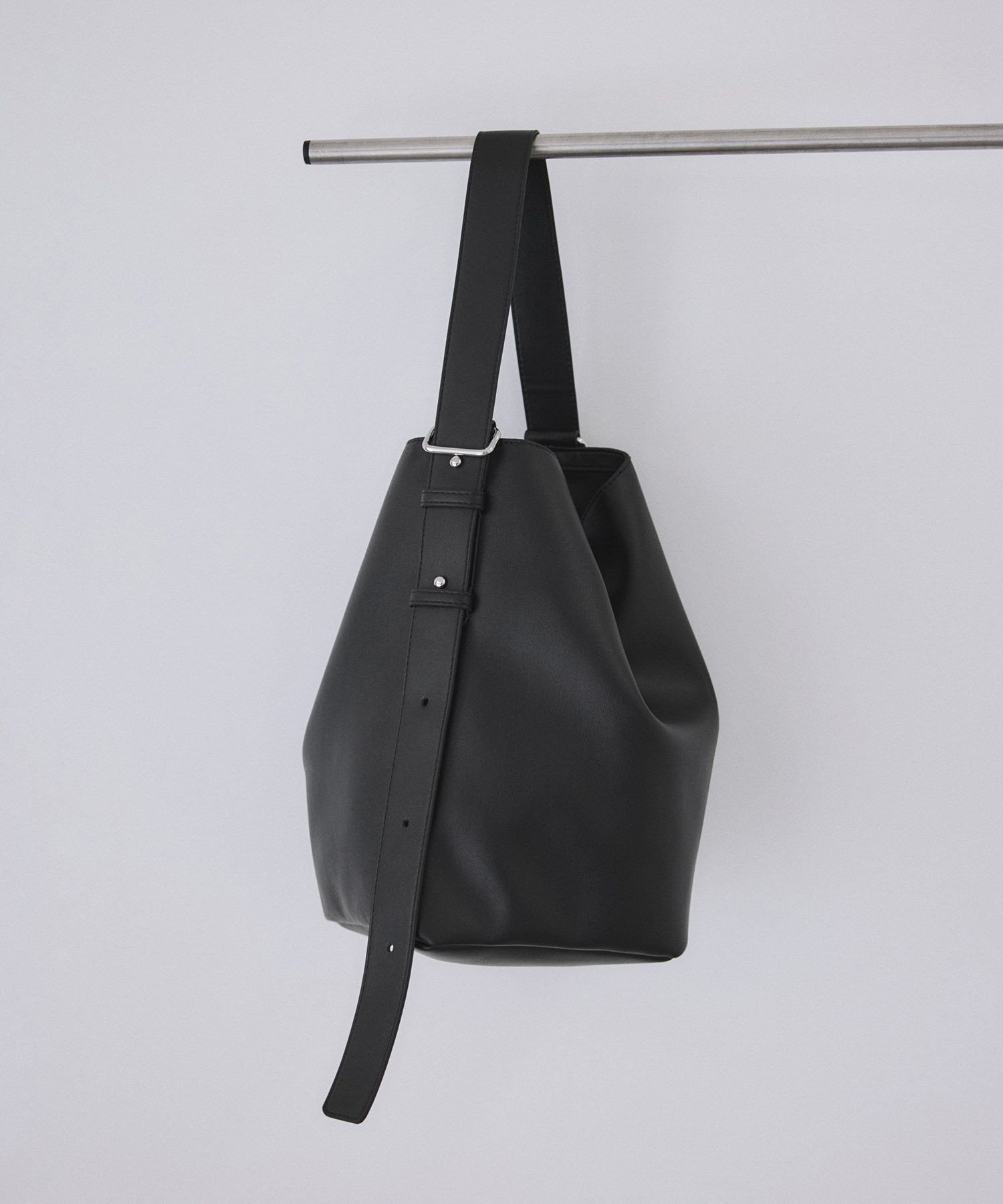 ADAM ET ROPE'｜スプリットレザーワンショルダー2WAYバッグ | Rakuten