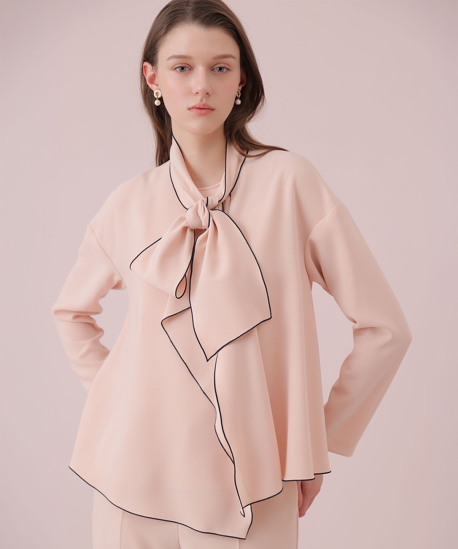 ANAYI｜【Eternal Line 2026】ストレッチクロス配色ボウタイ ブラウス