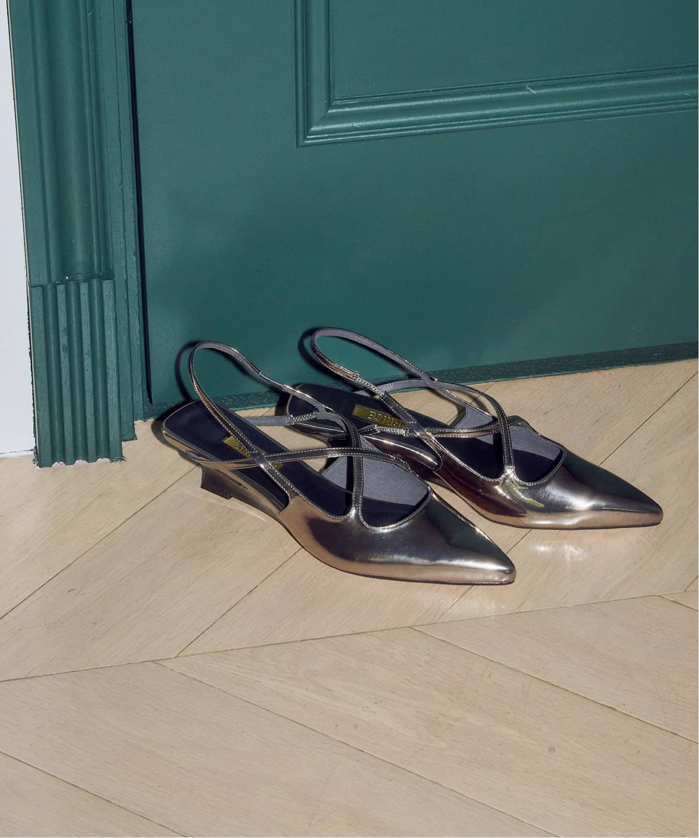 LE TALON｜GRISE4cmポインテッドクロスストラップスリングバック