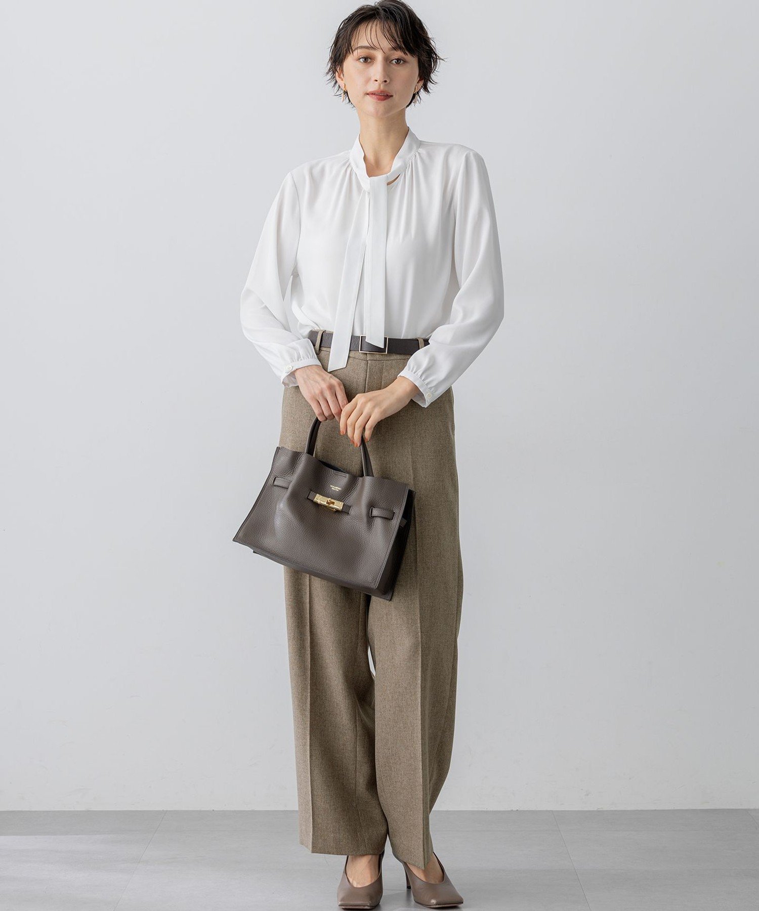 23区｜【洗える】バックサテンアムンゼン ボウタイ ブラウス | Rakuten