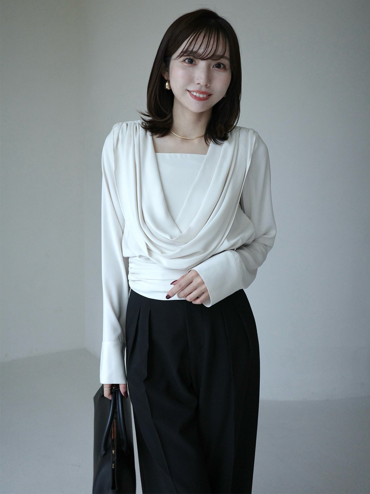 anuans｜パウダーサテンドレープトップス | Rakuten Fashion(楽天