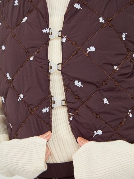emmi｜フラワーエンブロイダリーキルティングベスト | Rakuten Fashion
