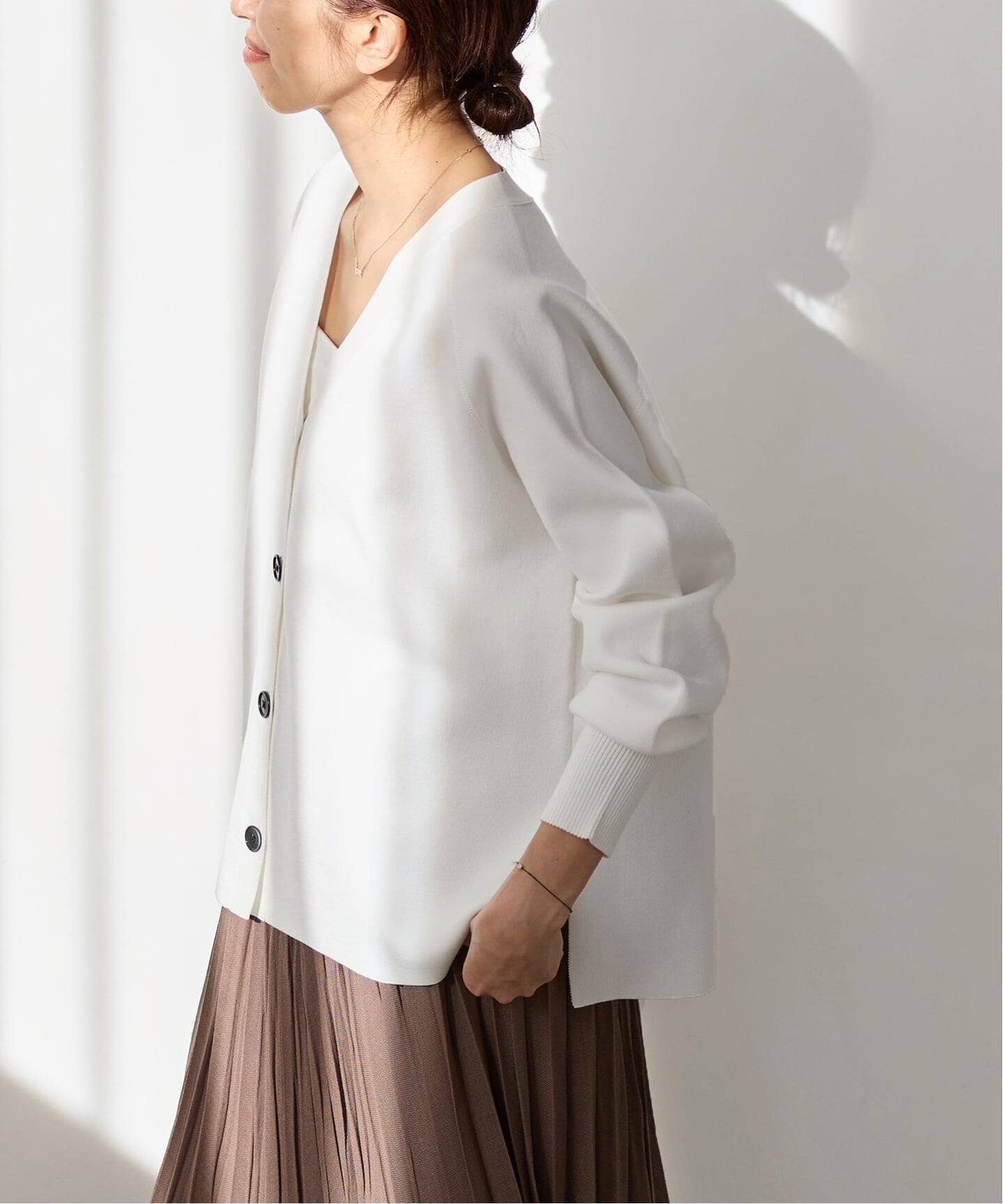 IENA｜《新色/追加》ファインコットンスムースVネックカーディガン