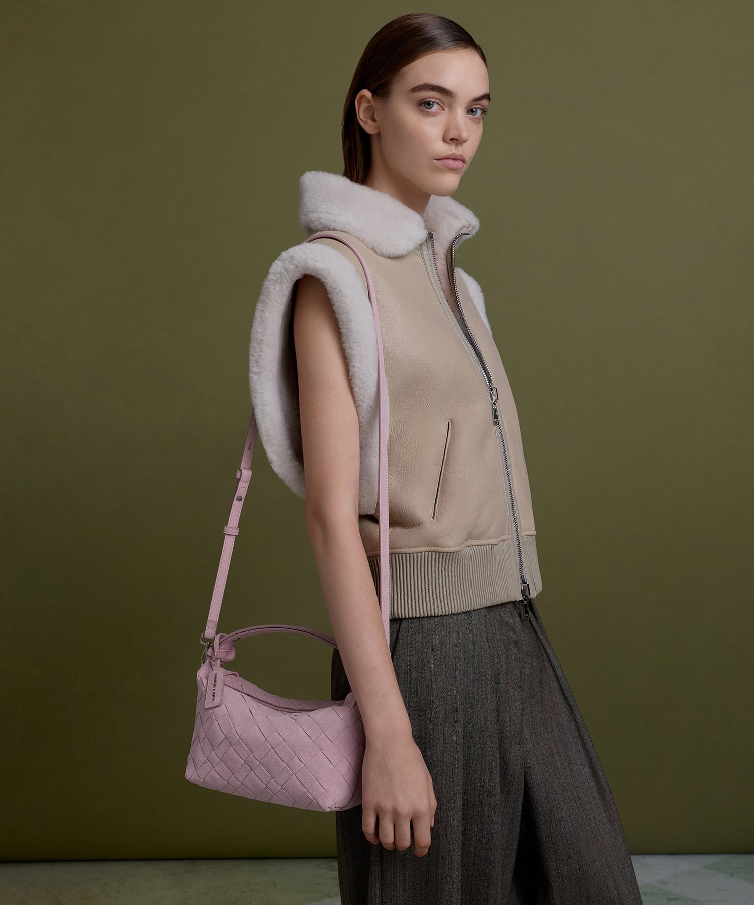 CHARLES & KEITH｜Ivette イヴェット スエードウーブンショルダー