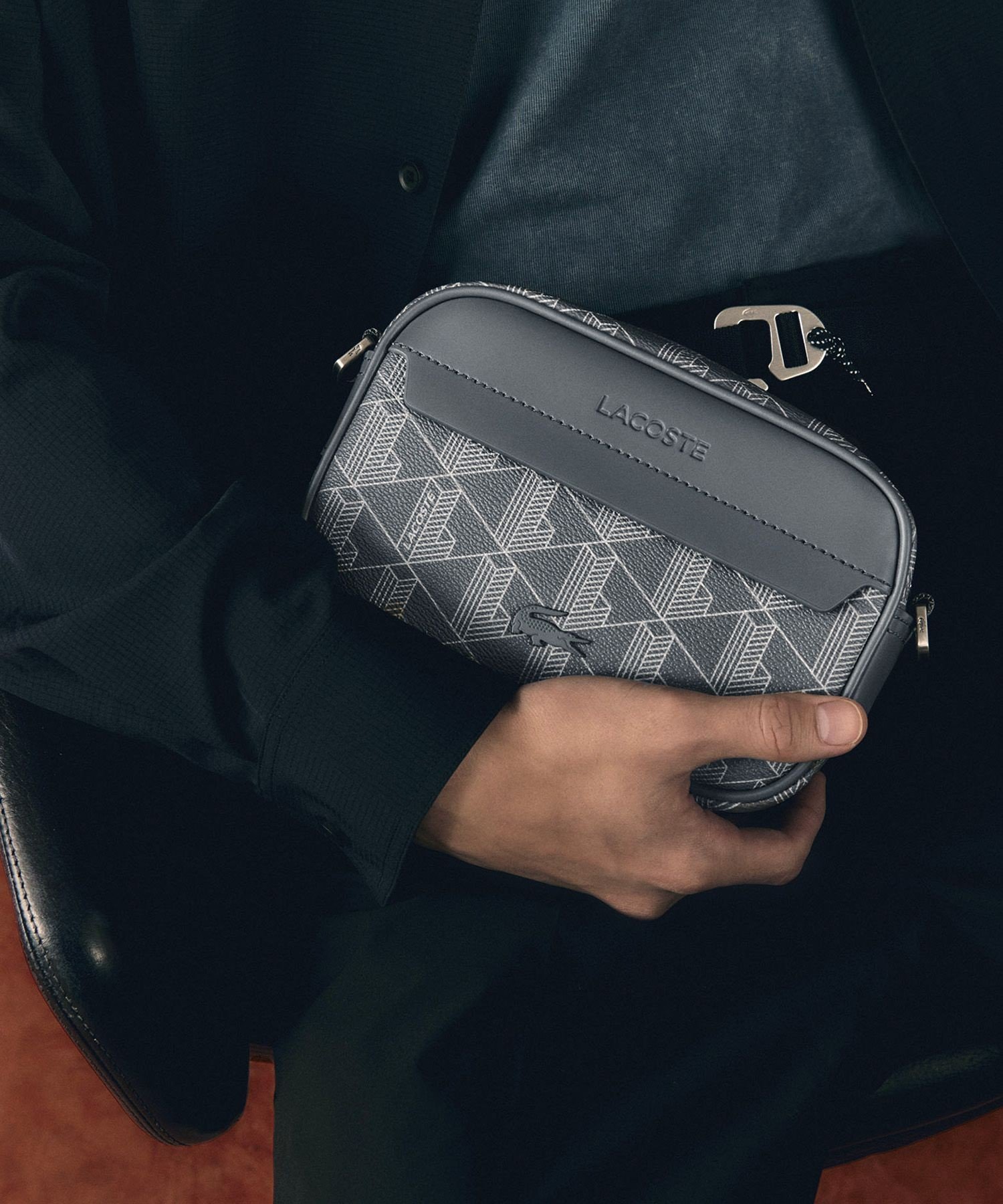 LACOSTE｜ザ ブレンド モノグラムリポーターバッグ / ショルダーバッグ