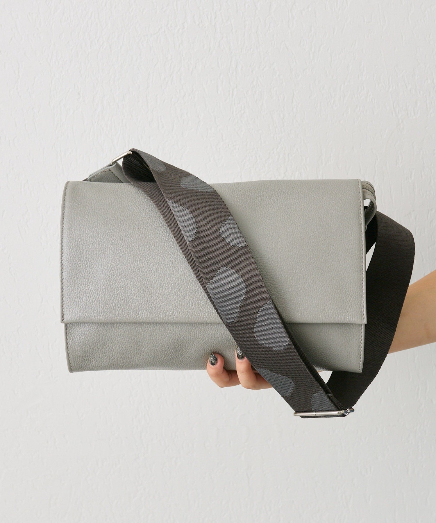 アネラ】イアパピヨネ ワイドテープ ear PAPILLONNER（イア パピヨネ