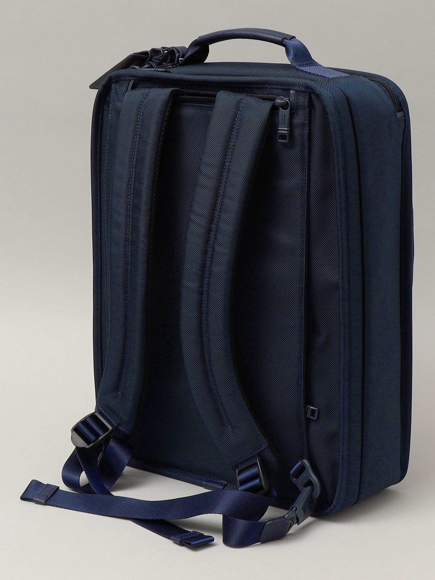 SHIPS｜【SHIPS別注】TUMI: 完全別注モデル『ALPHA 3』ミッド 3WAY