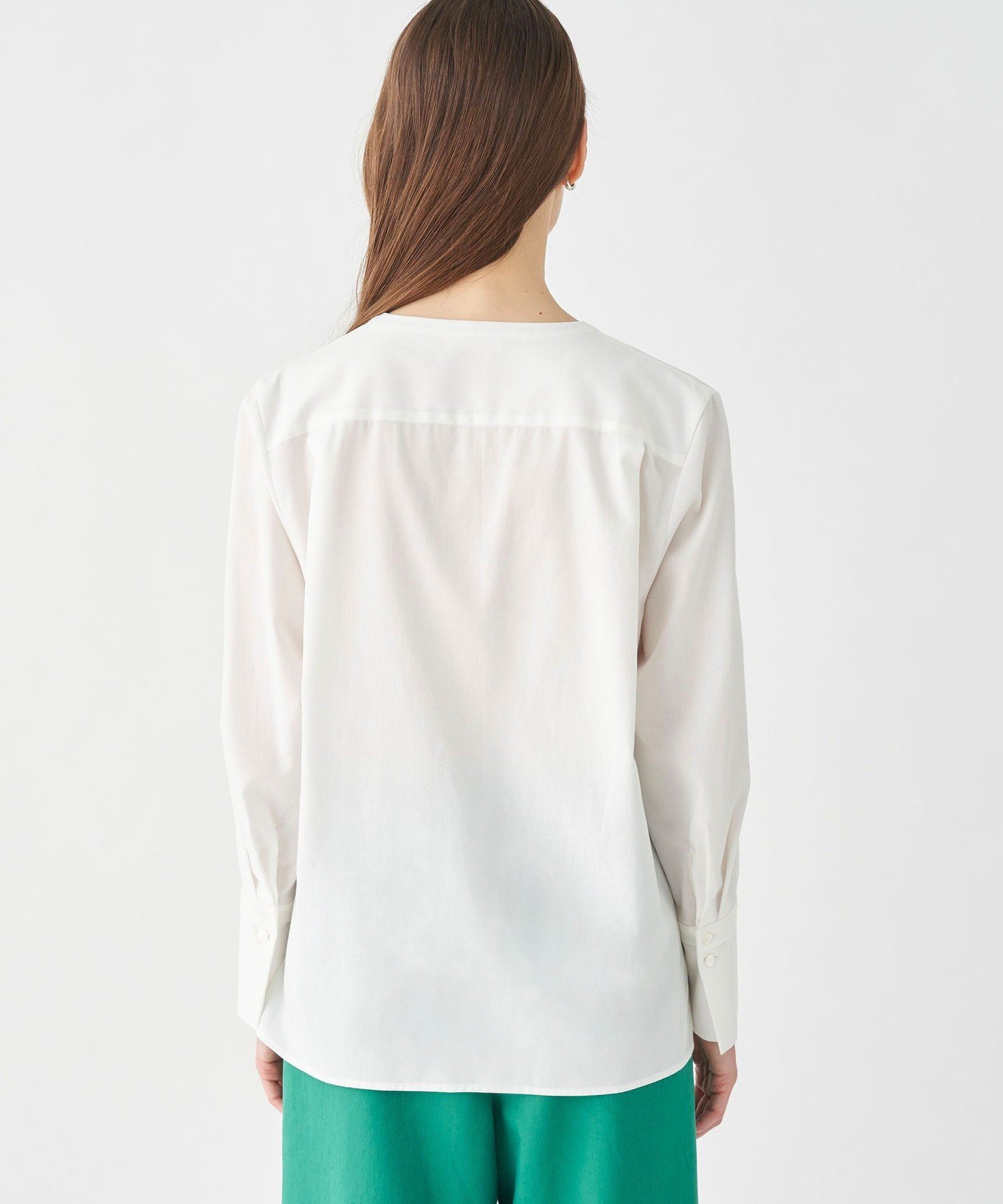 TOMORROWLAND｜クリスタルコットン ギャザーVネックブラウス | Rakuten