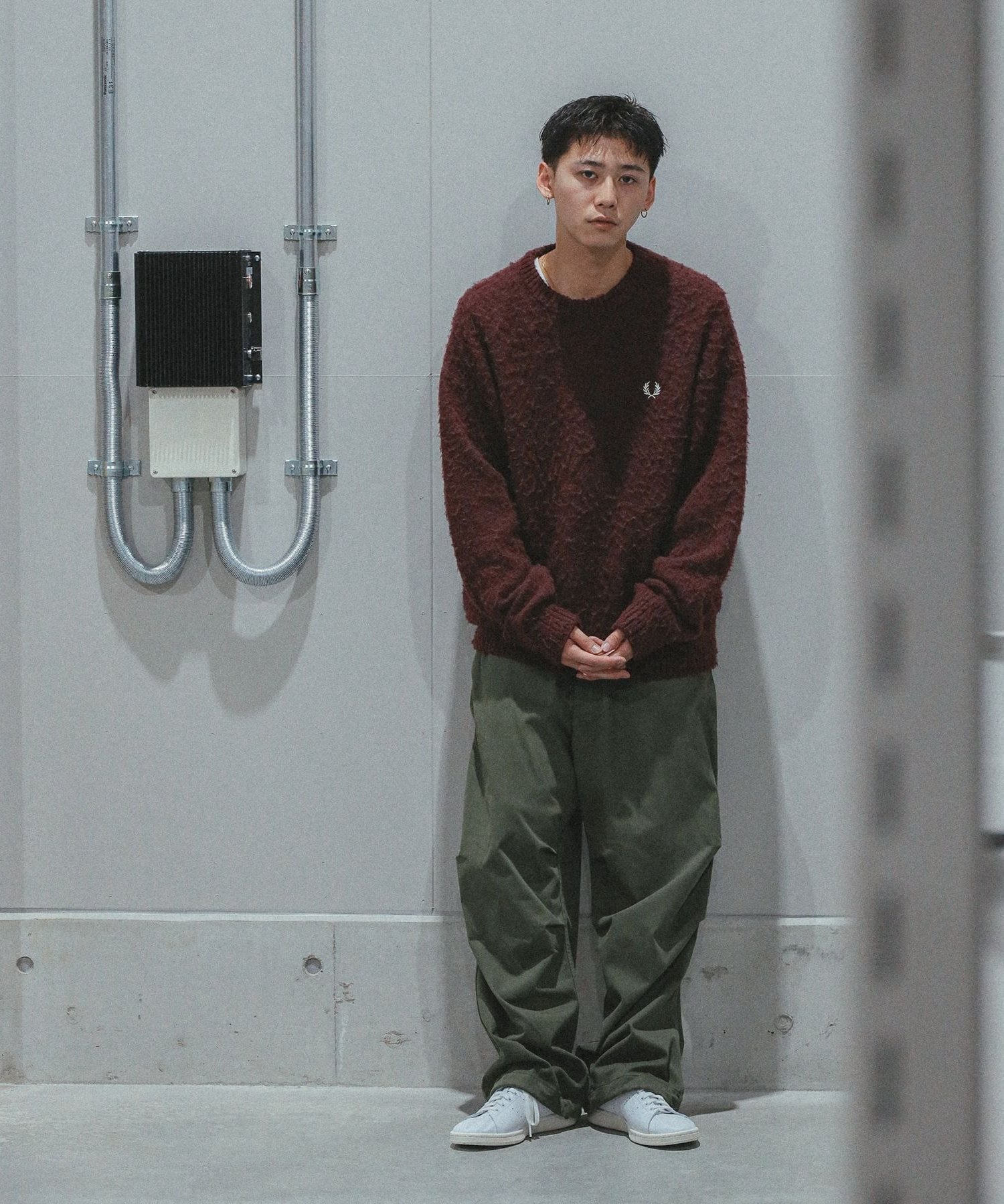 BEAMS MEN｜【別注】FRED PERRY / フラッフィー クルーネックニット