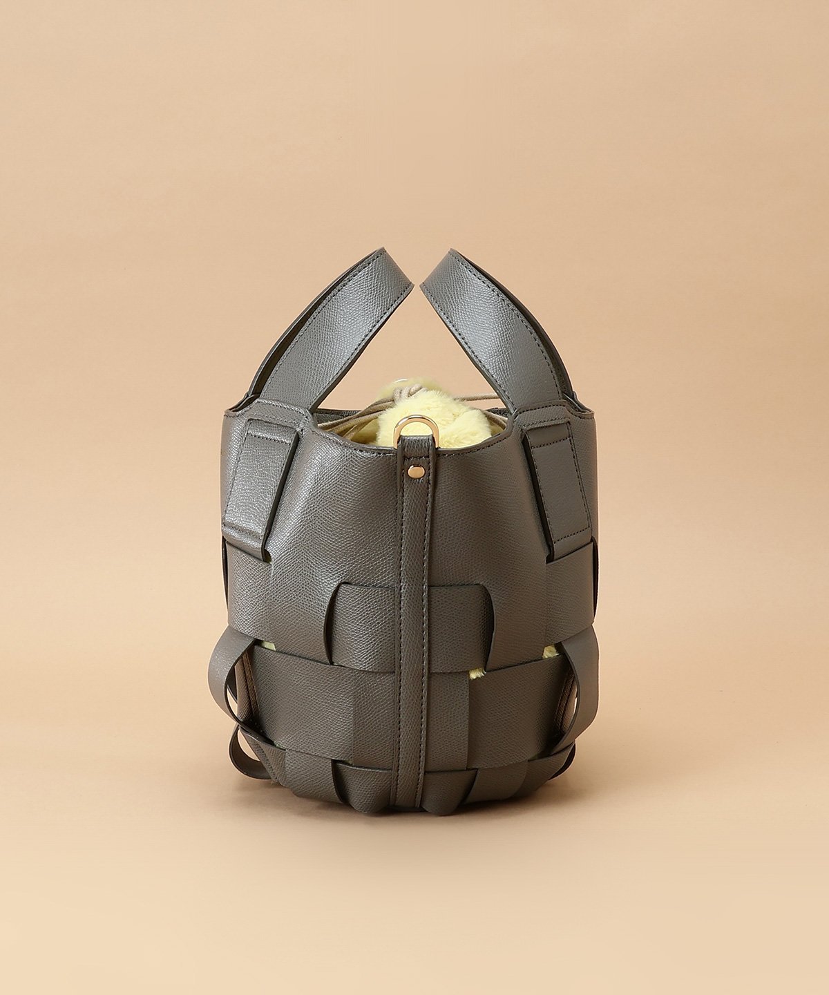 Samantha Thavasa｜ファー巾着付きメッシュバッグ | Rakuten Fashion