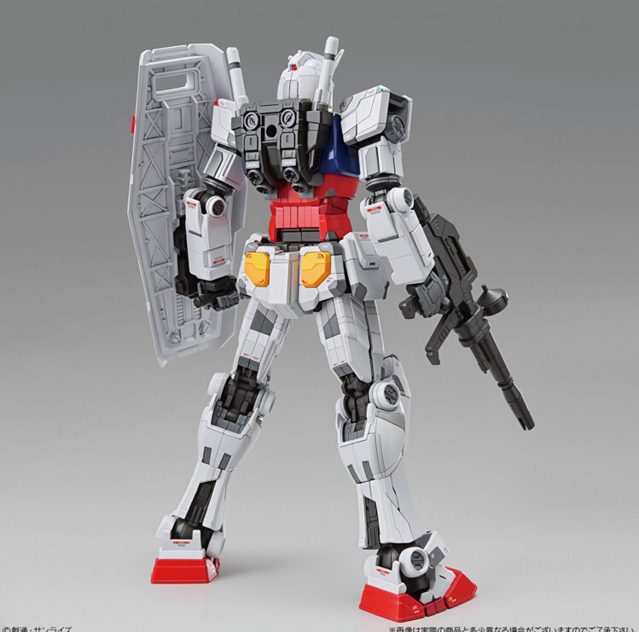 2点セット ヨコハマ RX-78F00 ガンダム 1/100+SD b08h7fgxm704.jpg