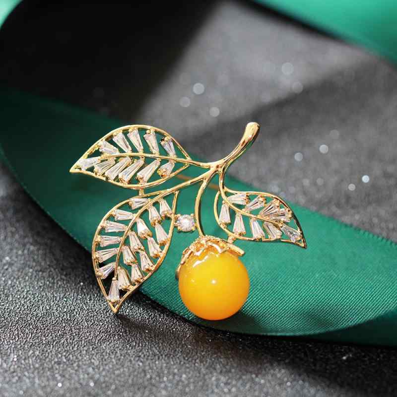 ごろ様 希少☆大粒楕円形ブローチ イエローアンバーブローチ 琥珀