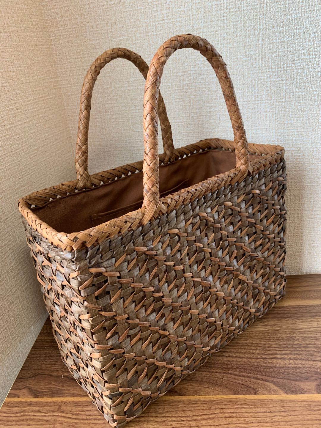 天然素材 ブラウン かごバッグ胡桃？山葡萄？ 天然素材 ブラウン かご