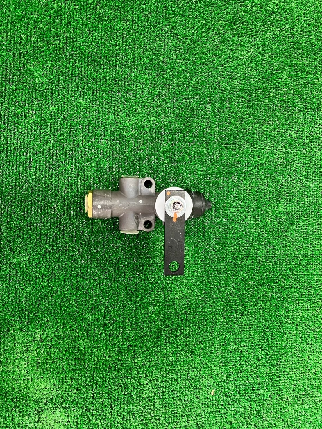 楽天市場】レベリングバルブ 新品 日野 プロフィア FN2K FN2P FN1K