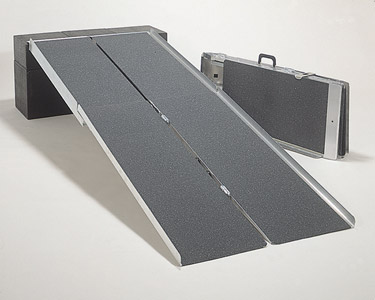 楽天市場】車椅子用段差解消PVWポータブルスロープ アルミ4折式タイプ