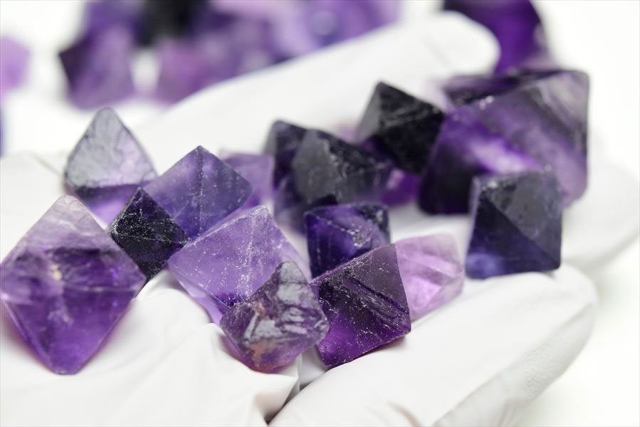 楽天市場】□極上パープル□ フローライト 八面体 原石 詰め合わせ