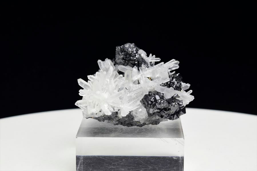 楽天市場】◇水晶共生◇ パイライト 黄鉄鉱 クラスター ミニサイズ【約