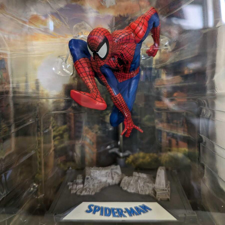 楽天市場】米国販売 迫力の3D フィギュア スパイダーマン 1/10