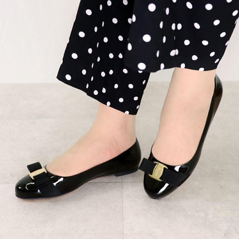 楽天市場】フェラガモ FERRAGAMO レディースシューズ フラットシューズ