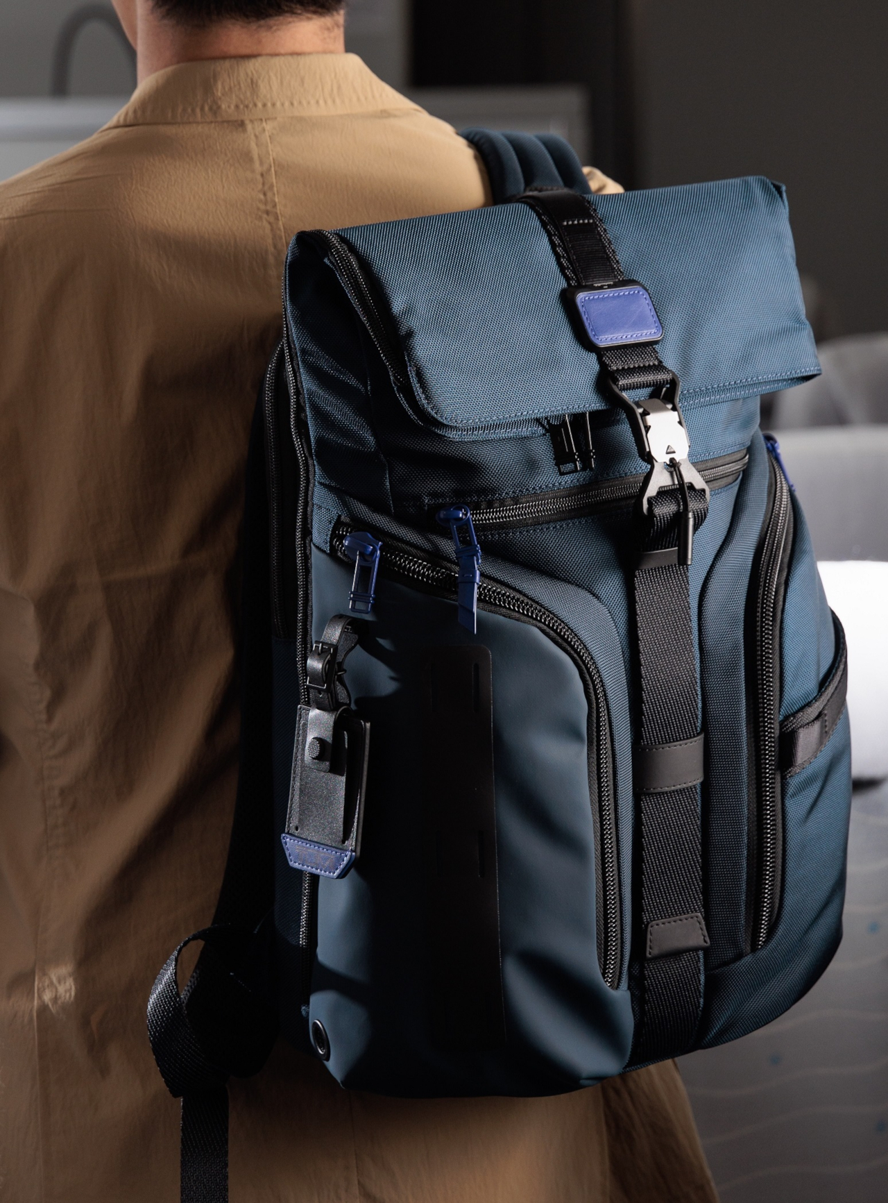 TUMI for ANA」ALPHA BRAVOに、オンオフで使える機能性トート＆バック