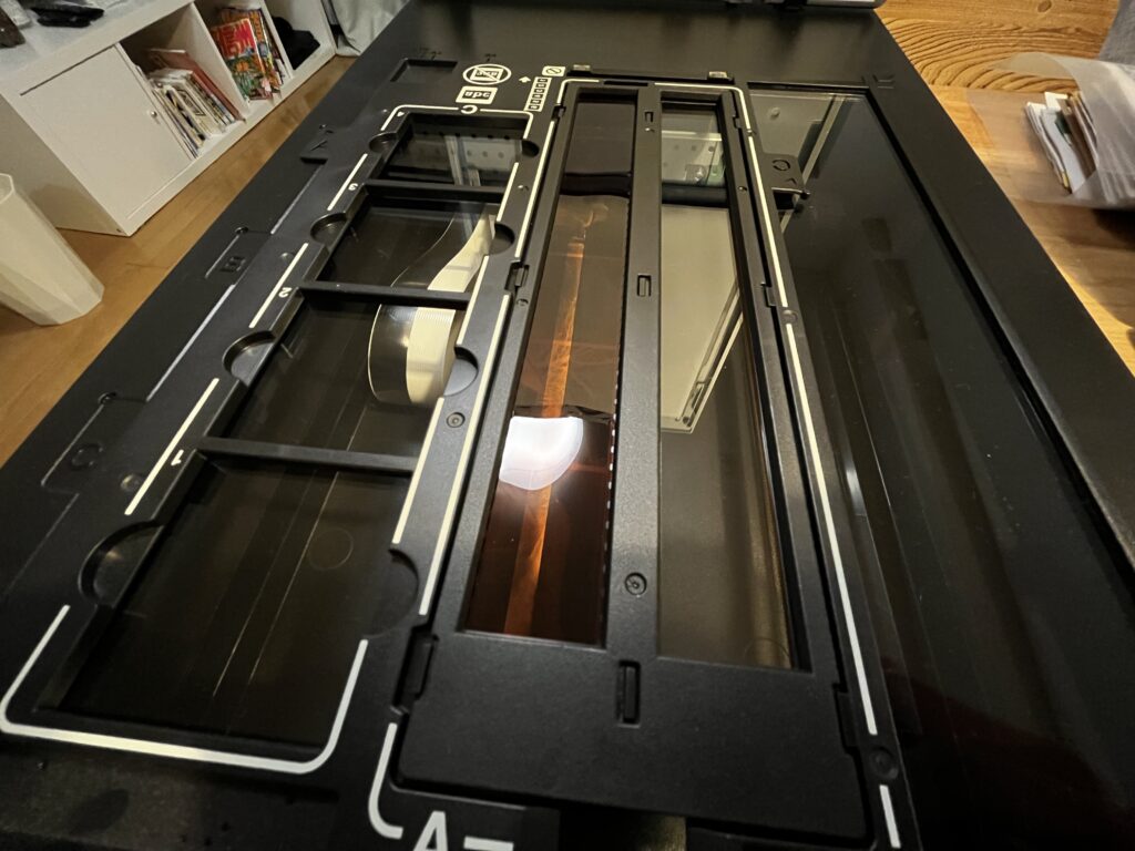 フィルムスキャンに欠かせない「Essential Film Holder」のレビュー