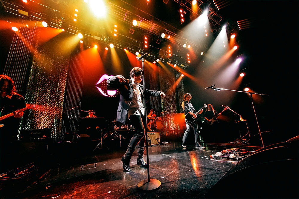 岡村靖幸×斉藤和義スペシャルライブ「岡村和義 LIVE TOUR 2024 “OKAZ