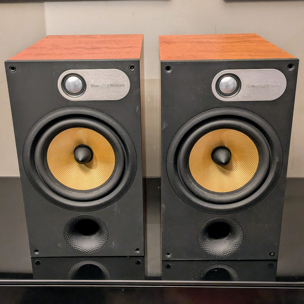 Bowers and Wilkins 685 speakers – Unity Audio Canada