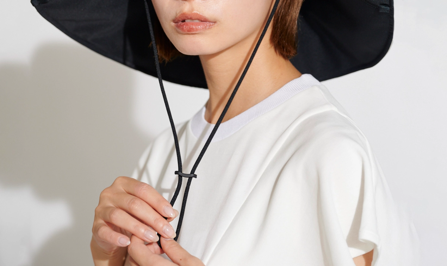 ハットストラップ｜サンバリア100 | 完全遮光日傘｜サンバリア100