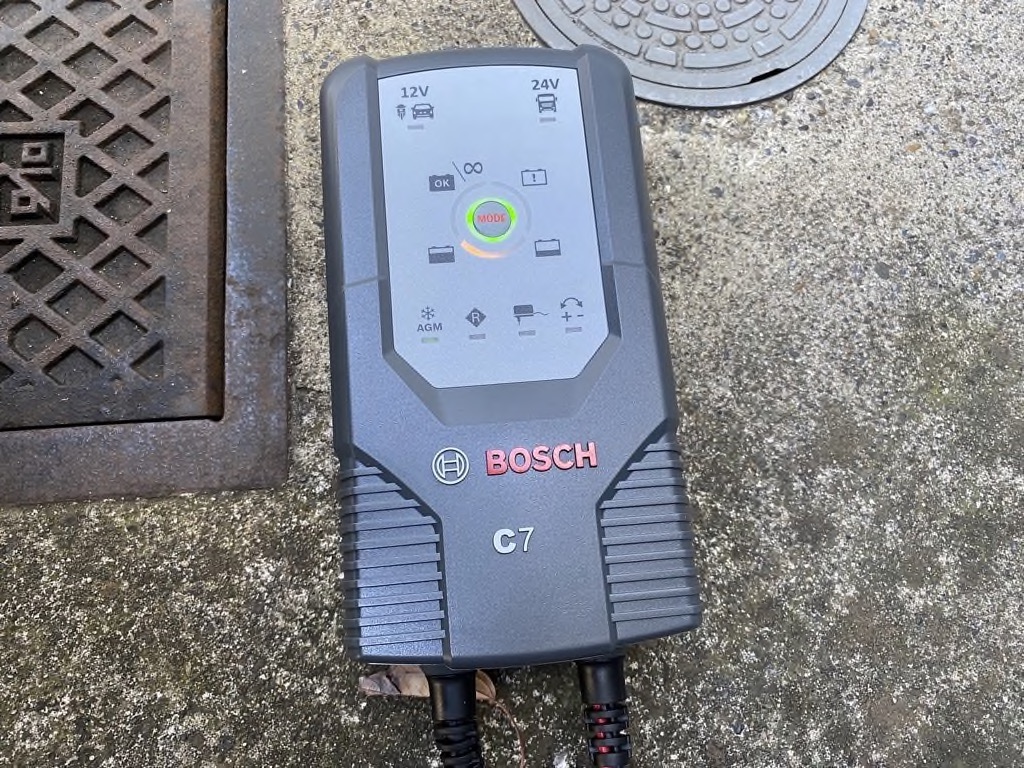 BOSCH C7バッテリーチャージャー – V-Class倶楽部