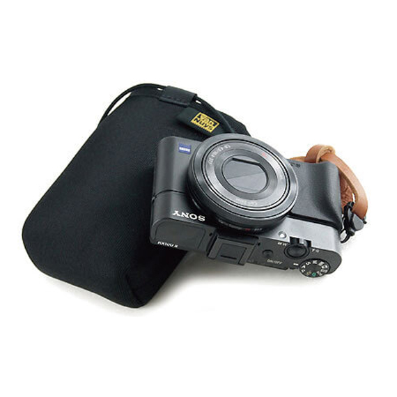 C034：バッグの中に ポンッと放り込んでおける SONY Cyber-shot