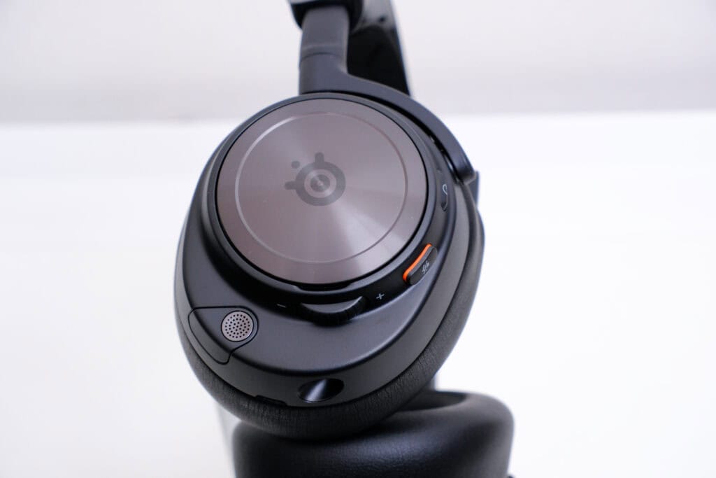 SteelSeries Arctis Nova Pro Wirelessをレビュー：従来製品とは一線を