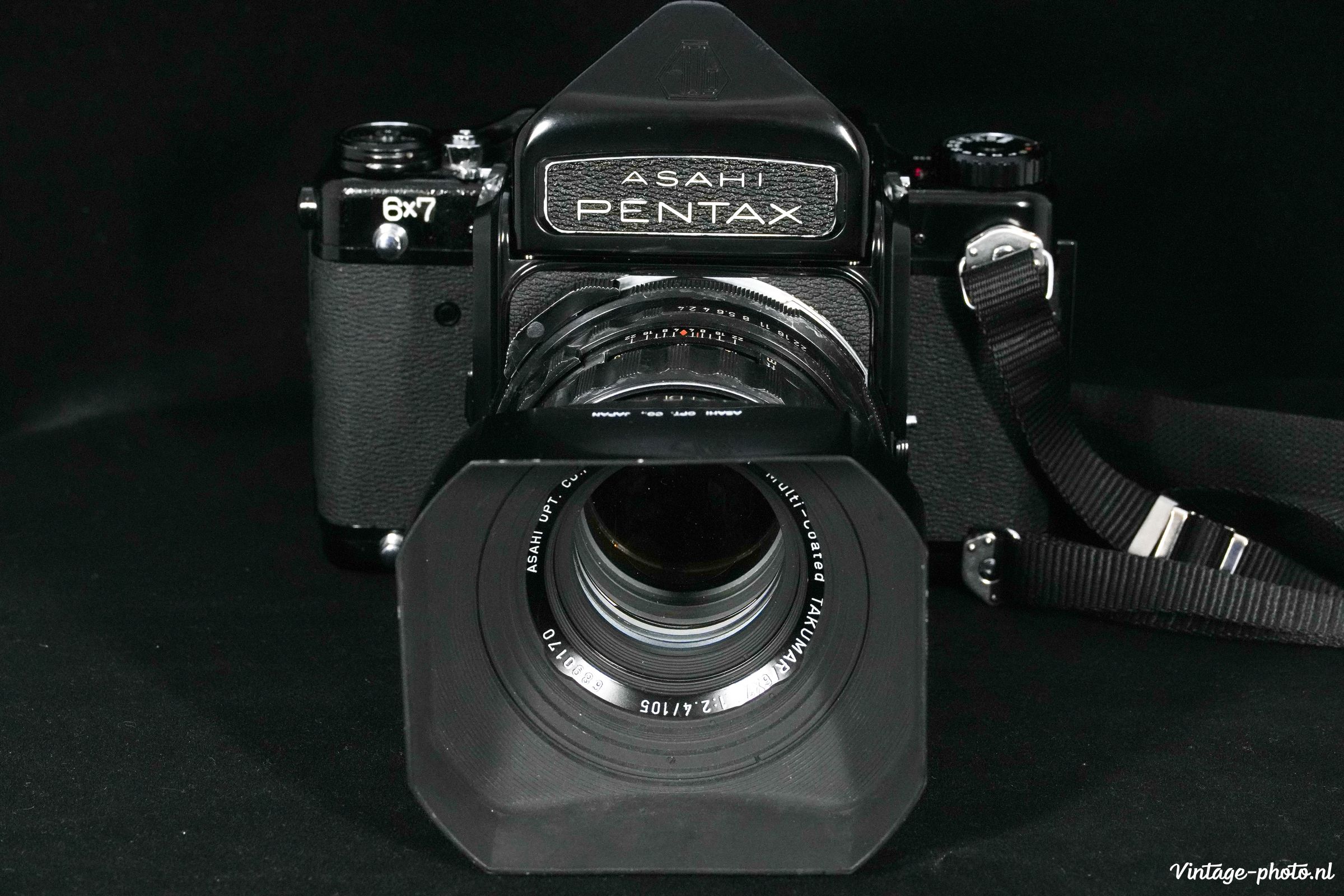 Eye catcher from Japan: the legendary Pentax 6x7 - Vintage-photo