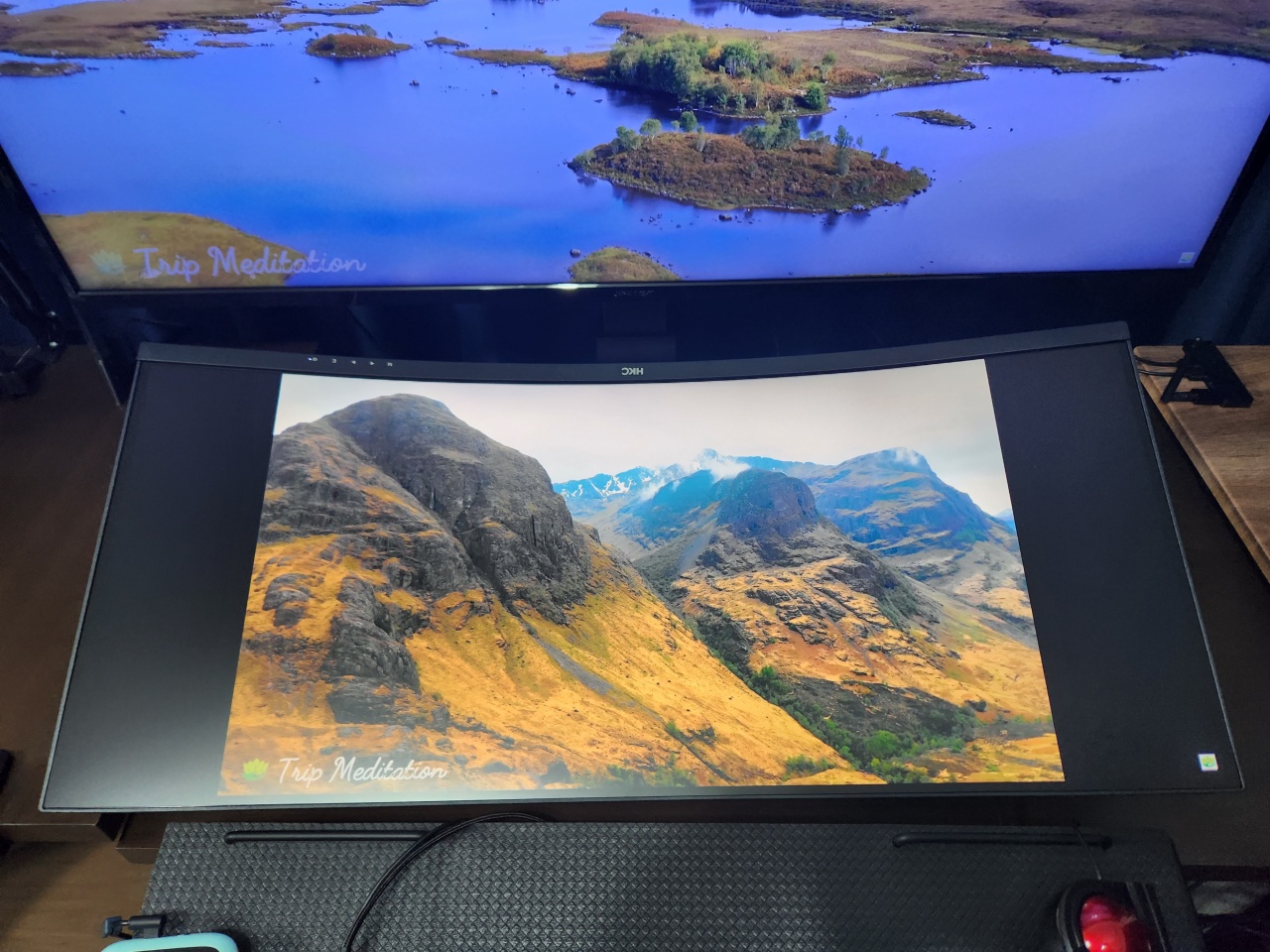 3万円台で購入可能な激安湾曲モニターレビュー。サブディスプレイで