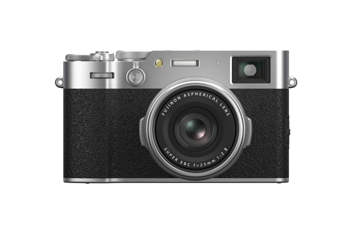 富士フイルム、ボディ内手ブレ補正搭載のコンパクトデジタルカメラ