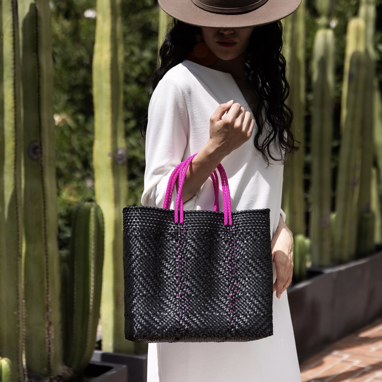 メルカドバッグM 黒無地×ピンクハンドル | メキシコ直輸入メルカド