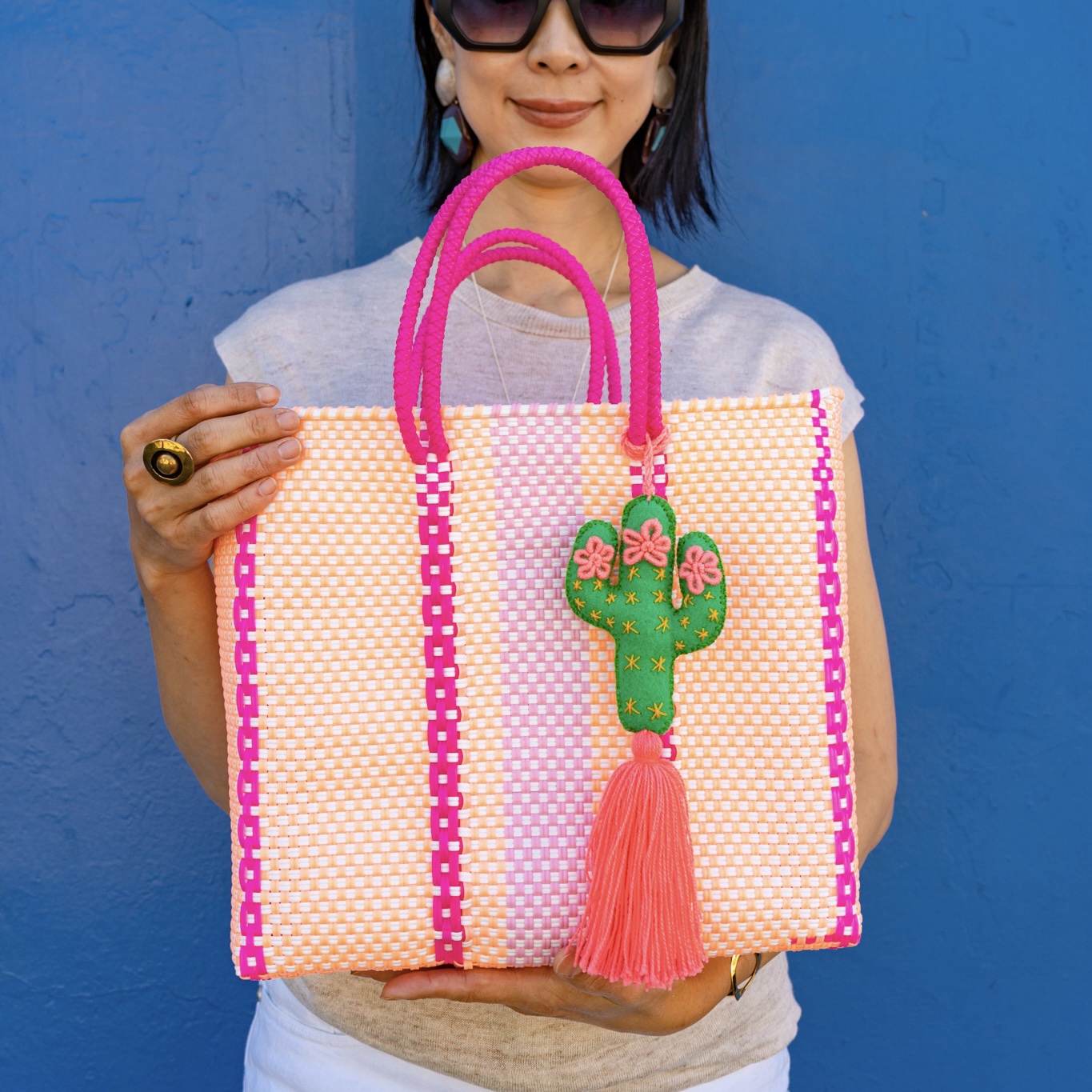 メルカドバッグS 白×コーラルピンク×桜ピンク×フューシャ（縦チェーン