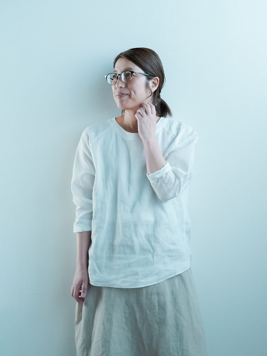 リネントップス】首があきすぎない ラグランスリーブ トップス ／ 白色