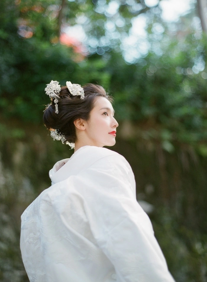 鳳凰鶴に四季花｜東京でご案内できる白無垢コレクション｜和婚スタイル