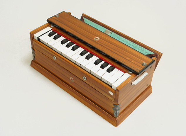 ハルモニウム（ハーモニウム） | わらべ館 [童謡・唱歌とおもちゃの