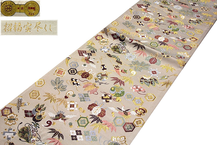 京都西陣織：老舗 山下織物謹製」 招福宝尽くし 薄ベージュ色系