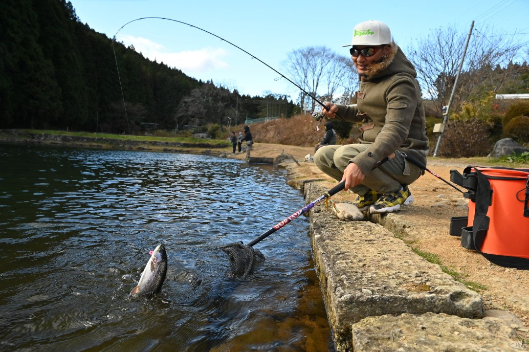 豆ルアー」は攻めの釣りだ。しもきん流・縦釣り＆巻きバベルの極意